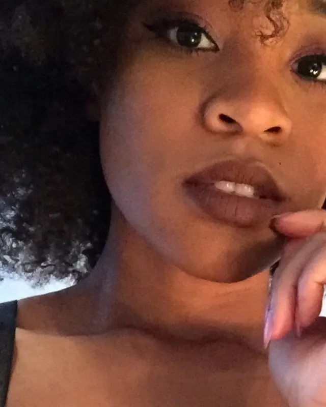 Nafi, 19 ans, rencontre sexe à Conteville